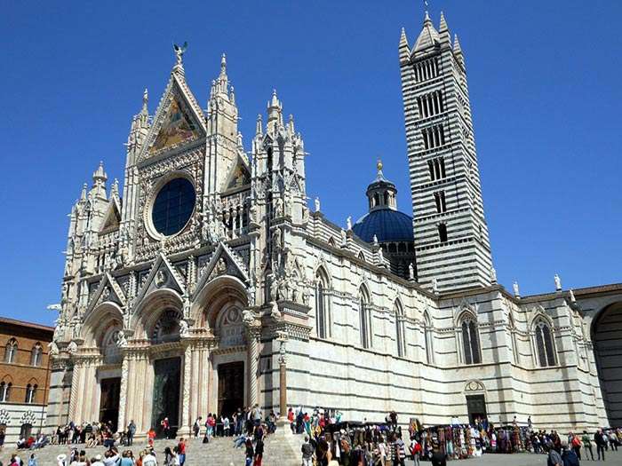 Siena katedrális. Olasz gótika kirakós