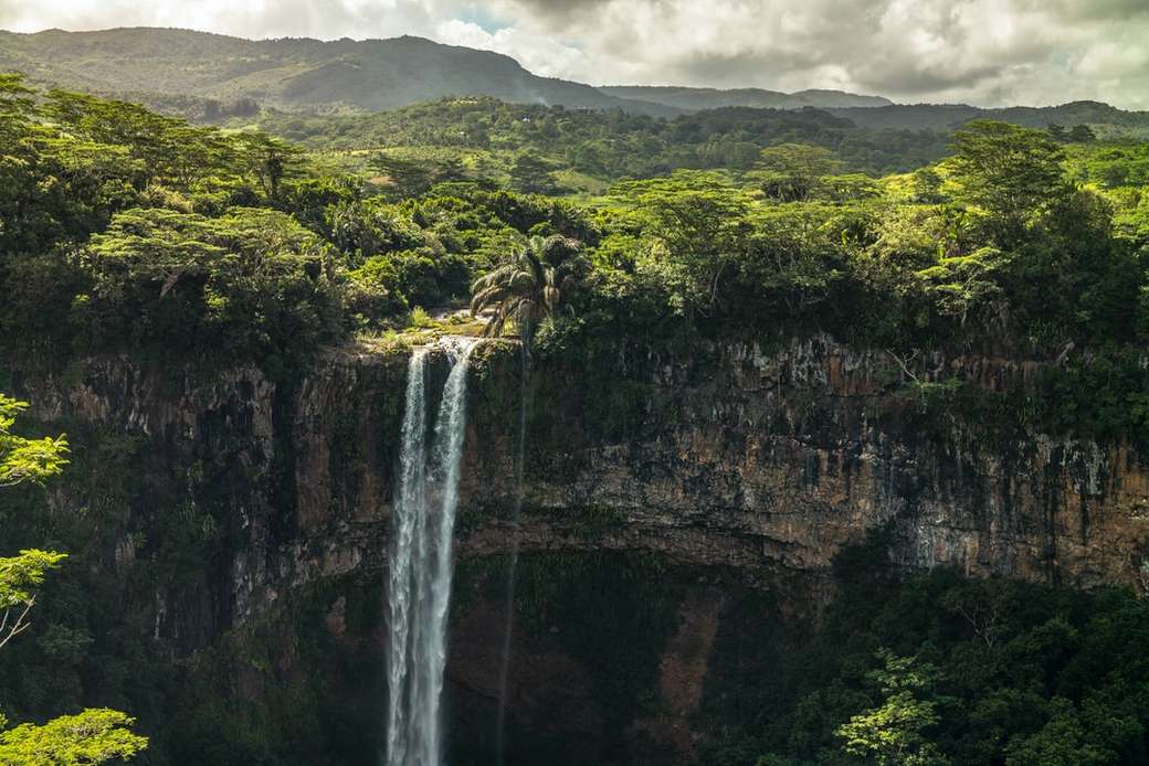 Waterfall in Mauritius island jigsaw puzzle online