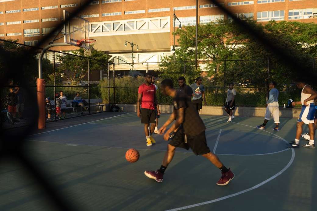 man playing basketball jigsaw puzzle online
