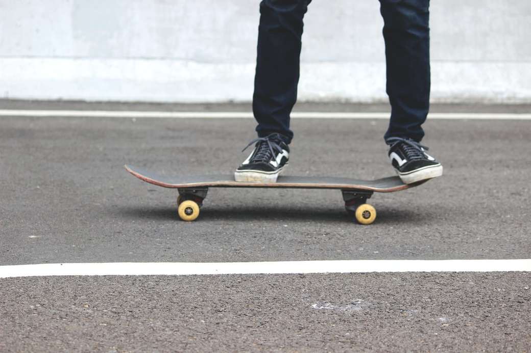 Bestelwagens en skateboard online puzzel