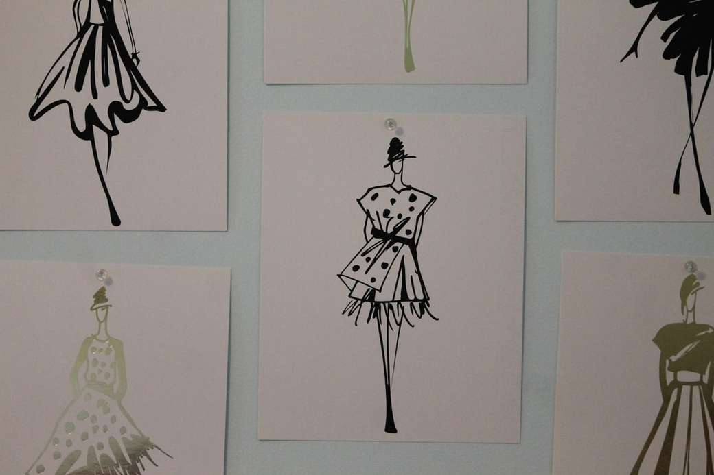 Dekorativa väggaffischer med klänningsdesign Pussel online