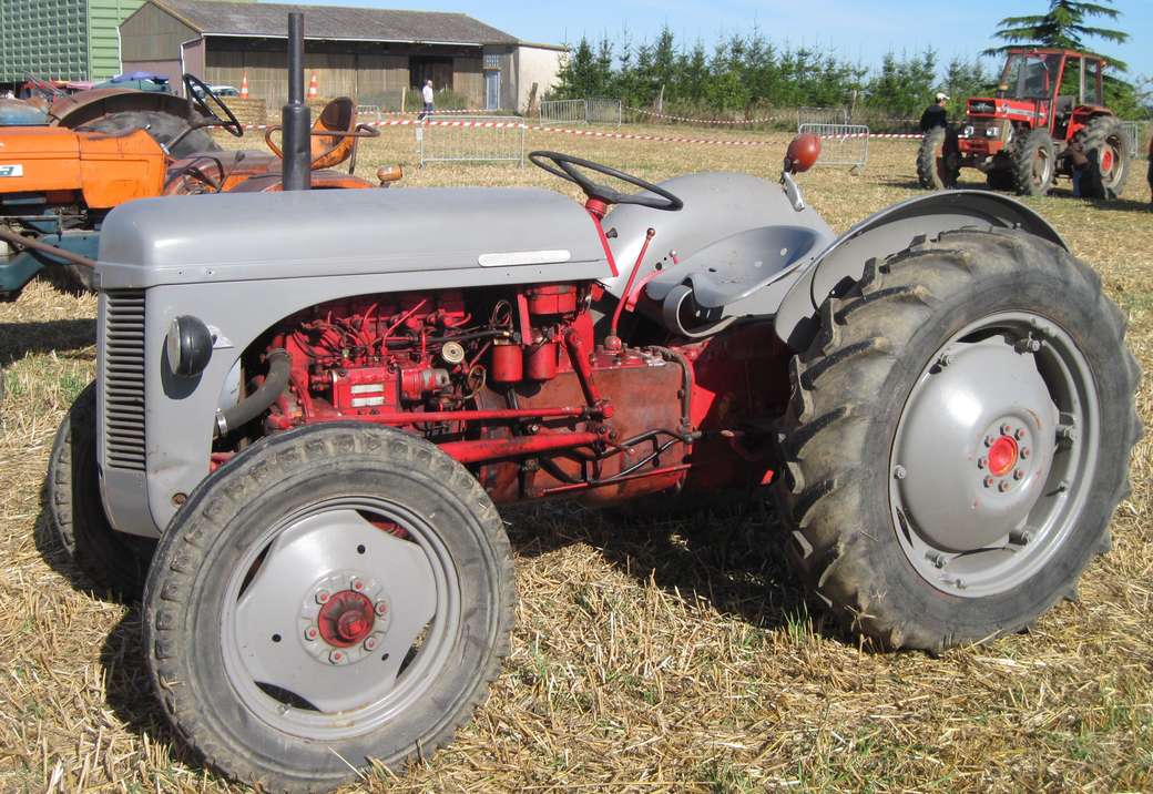 Starý traktor skládačky online