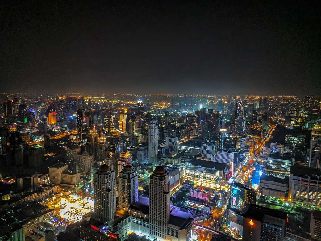 Град през нощта онлайн пъзел