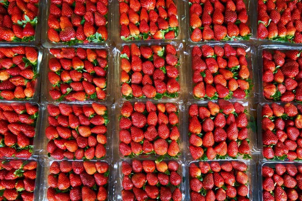 φράουλες παζλ online