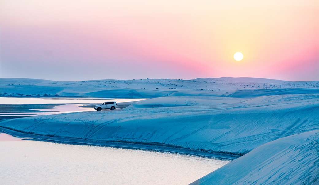 Ηλιοβασίλεμα στο τοπίο ερήμων της Ντόχα online παζλ