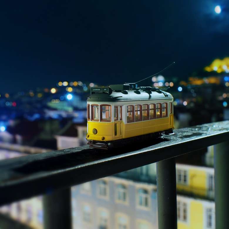 Miniatura del tranvía 28 en Lisboa, Portugal rompecabezas en línea