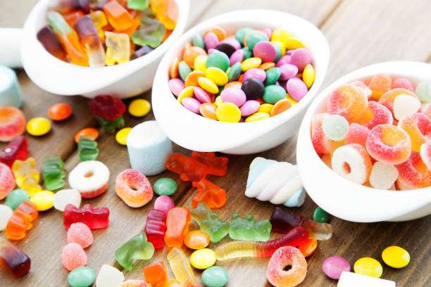 Süßigkeiten auf Tellern Online-Puzzle