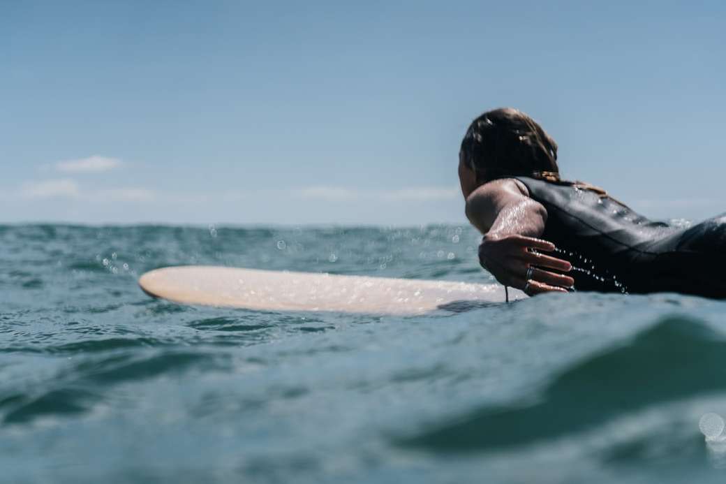 Surfer Woman онлайн пъзел