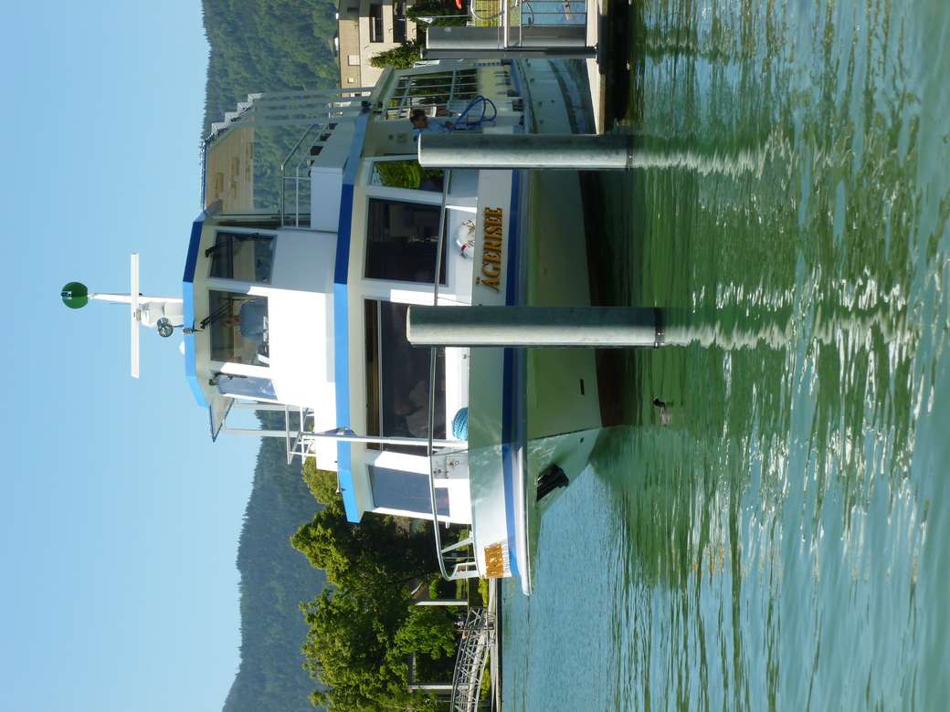 Loď Ahoi na jezeře skládačky online