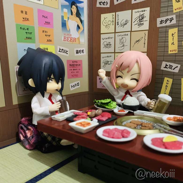 Sasuke och Sakura äter en romantisk middag 2 pussel på nätet