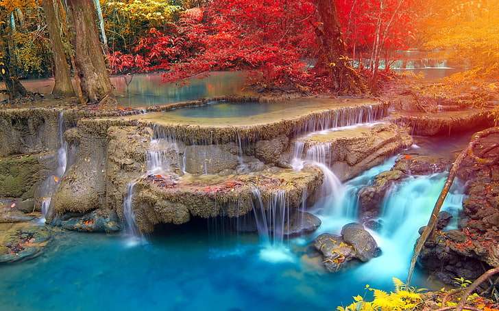 Cachoeira da floresta - Tailândia puzzle online