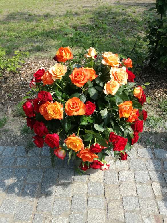 Πολύχρωμο μπουκέτο με τριαντάφυλλα παζλ online