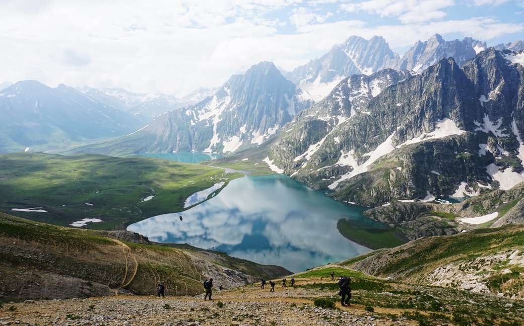 Перевал Гадсар і вид на озеро Кішансар - Кашмір пазл онлайн