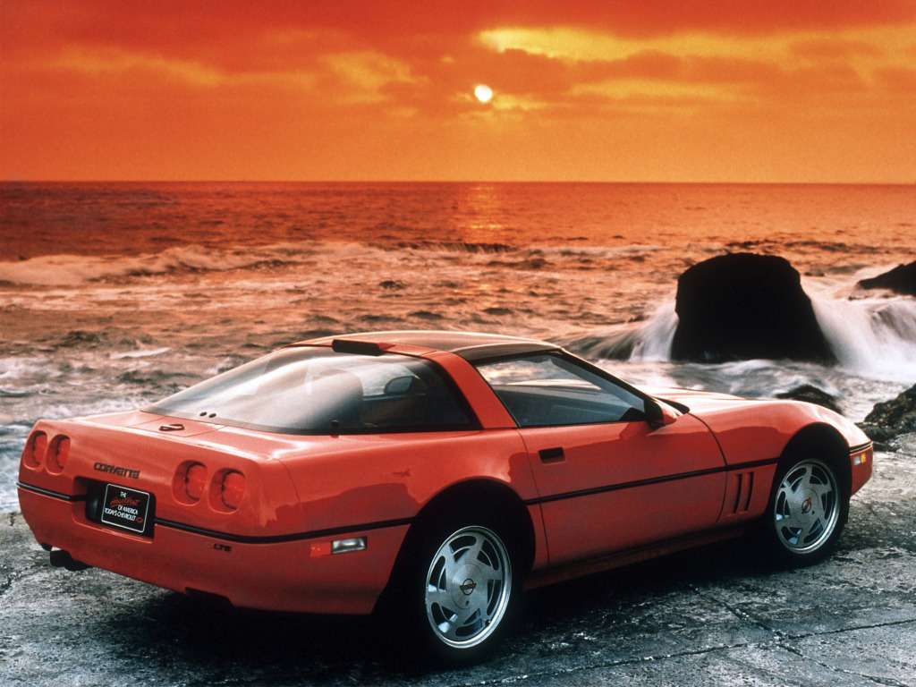 Chevrolet Corvette 1990 року випуску пазл онлайн