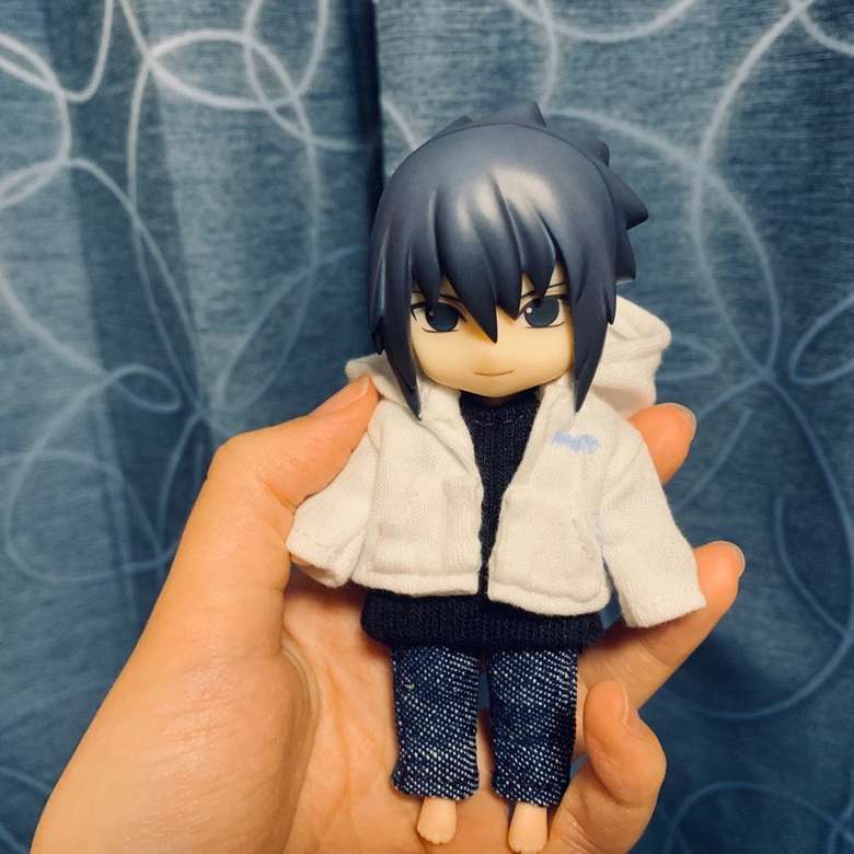 Sasuke Uchiha prea drăguț puzzle online