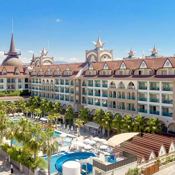 Crown Palace Hotel i Evrenseki Pussel online