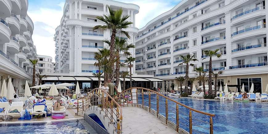 Hotel Grand Blue Fafa-Albanien pussel på nätet