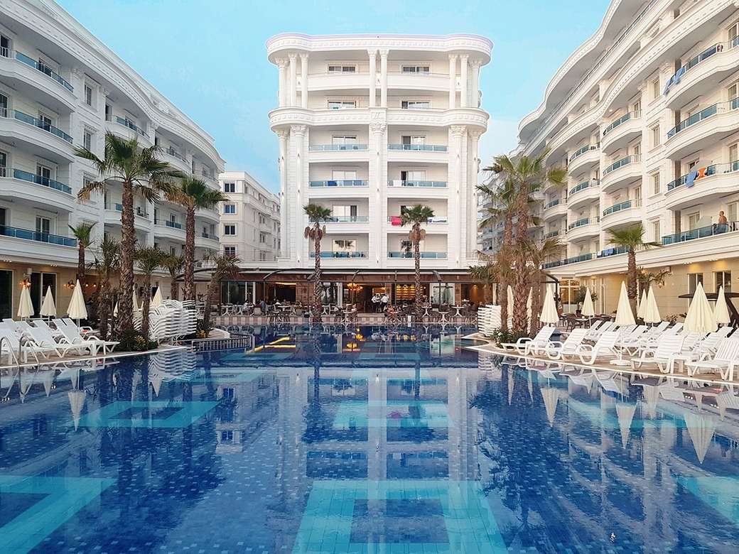 Grand Blue Fafa-Albánia szálloda online puzzle