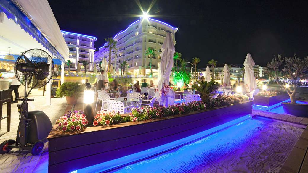 Grand Blue Fafa-Albánia szálloda kirakós online
