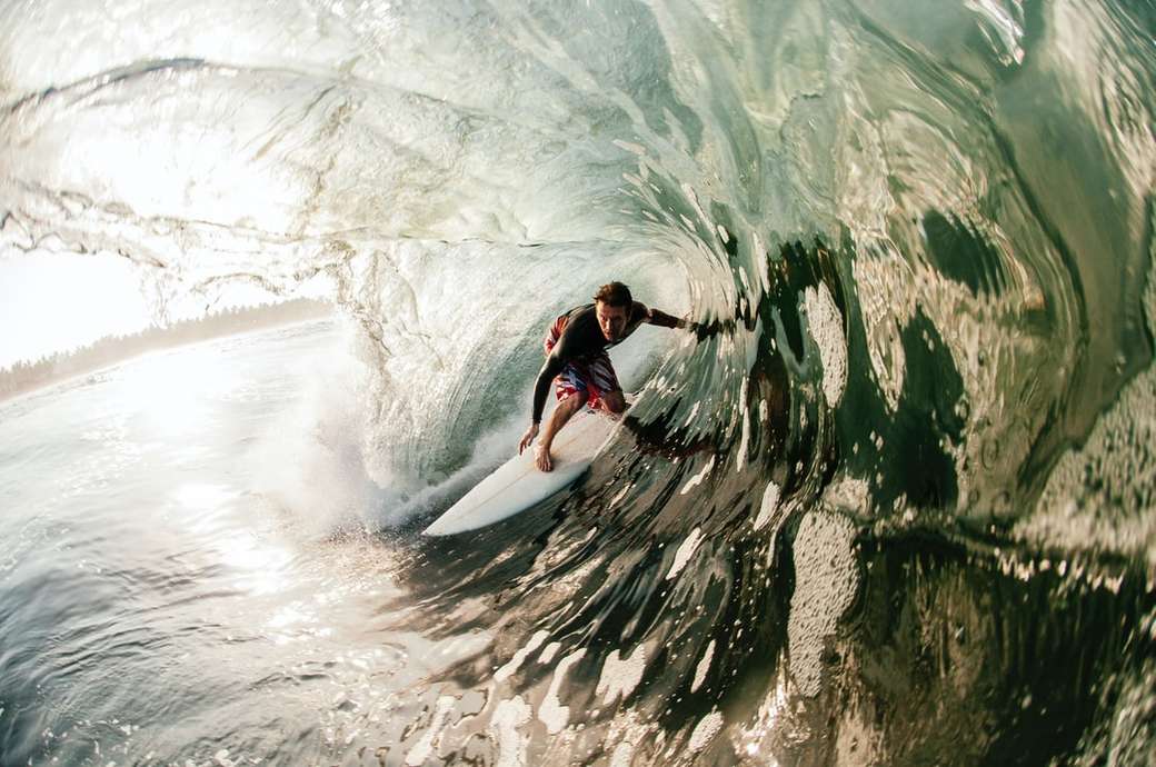 Surfeando en la costa del Pacífico de México rompecabezas en línea