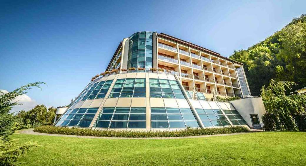 Hotel Belweder -Ustroń, Sziléziai Beskids online puzzle