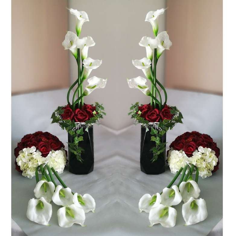 Украси за цветя за масата онлайн пъзел