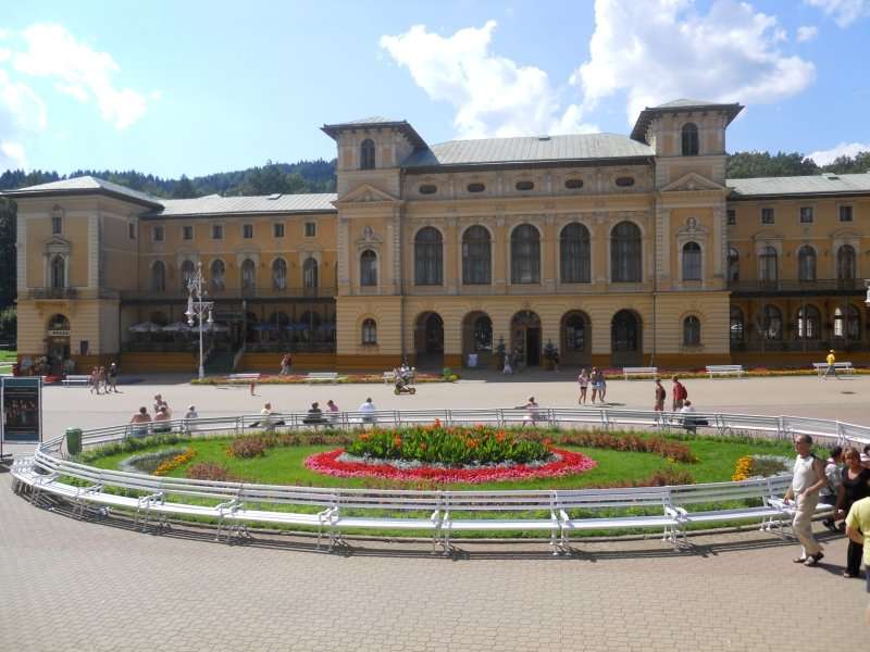 la piazza del mercato a Krynica Zdrój puzzle online