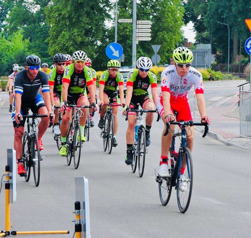Course cycliste pour la Coupe du maire de Dębrzno puzzle en ligne