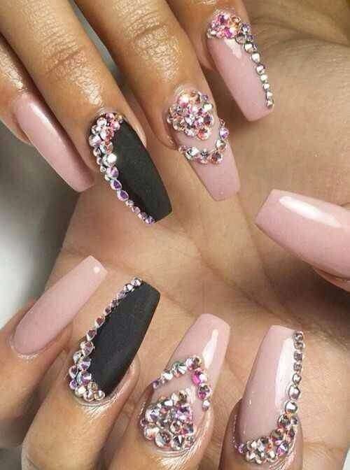 Vackra naglar ... Pussel online