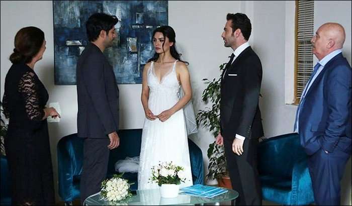 Турецький серіал «Вічна любов». онлайн пазл