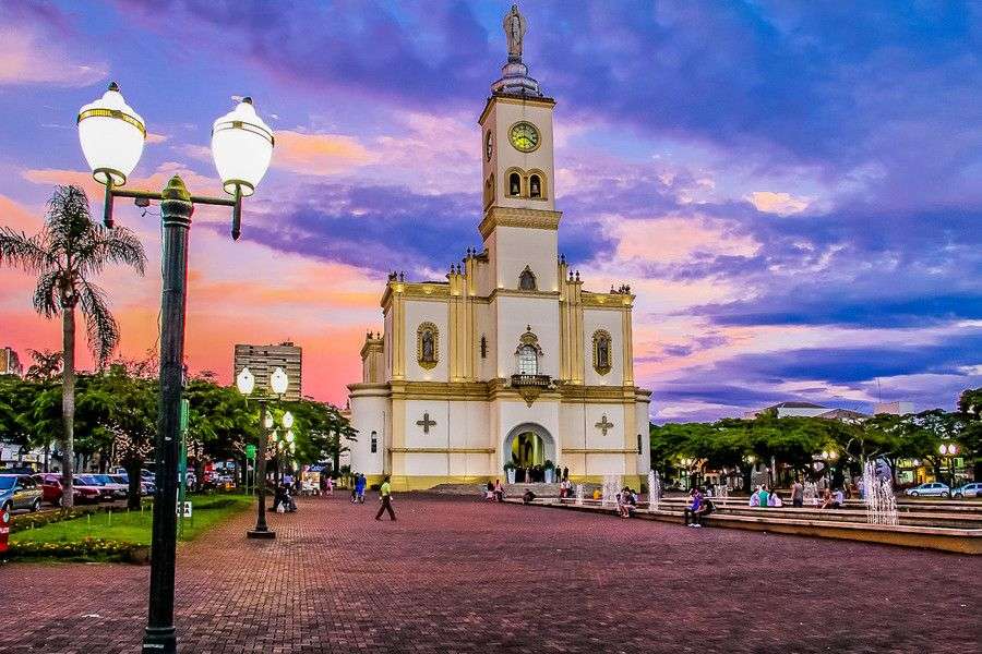 Μητροπολιτικός καθεδρικός ναός της Apucarana-Pr. online παζλ