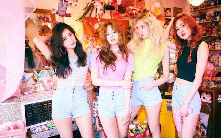 Lisa, Rose, Jennie och Jisoo Pussel online