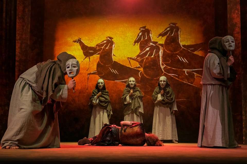 "Tolv verk av Herakles" på Groteska-teatern Pussel online