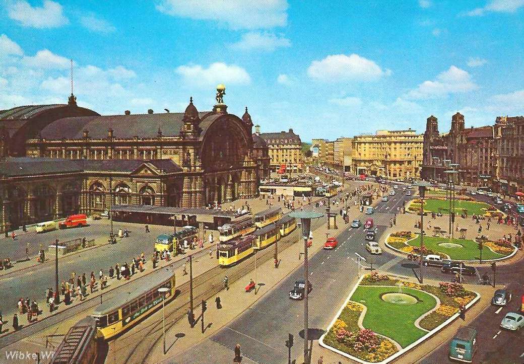 Gare principale de Francfort-sur-le-Main dans les années 1950 puzzle en ligne