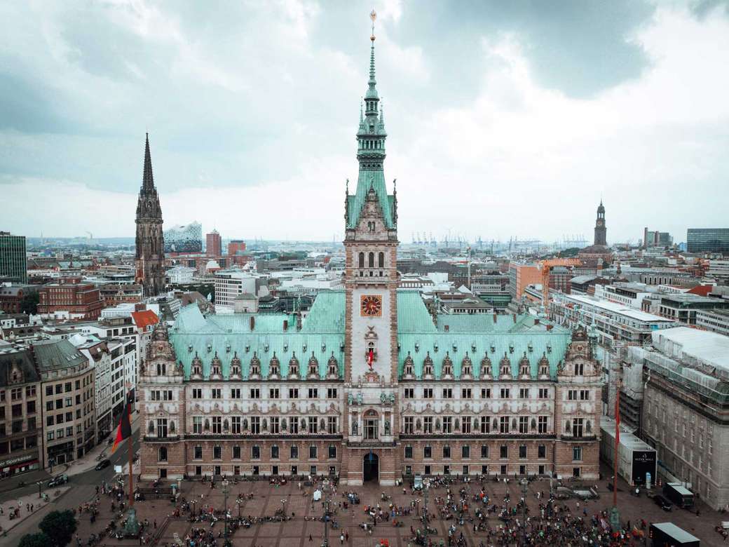 Hamburgs stadshus pussel på nätet