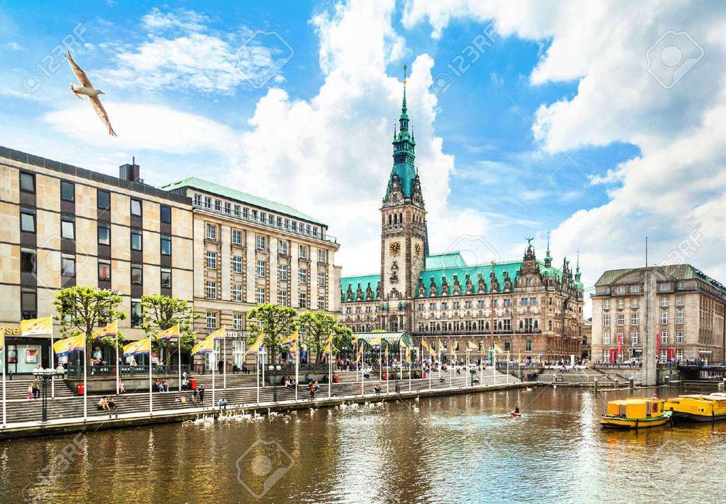 Гамбург с видом на ратушу онлайн-пазл