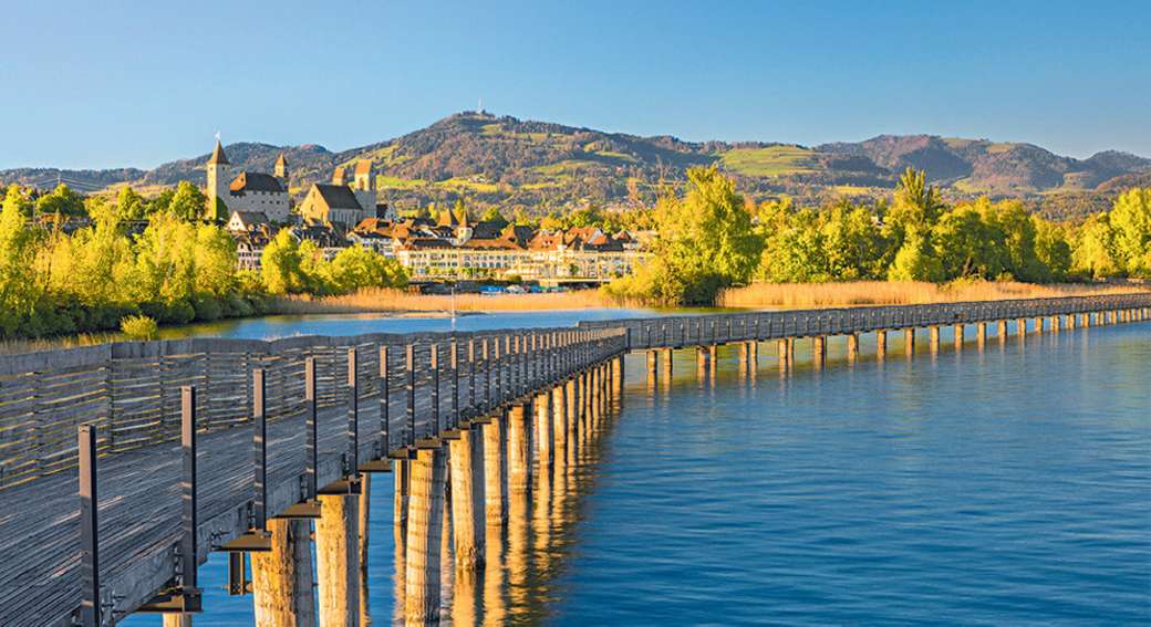 Rapperswil Rosenstadt с дървен мост Швейцария онлайн пъзел