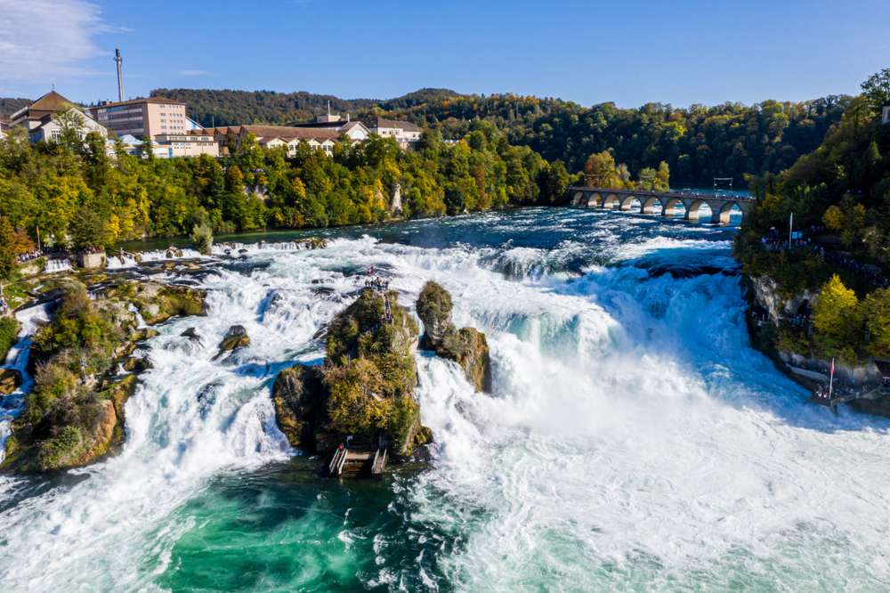 Рейнський водоспад поблизу Шаффхаузена, Швейцарія онлайн пазл