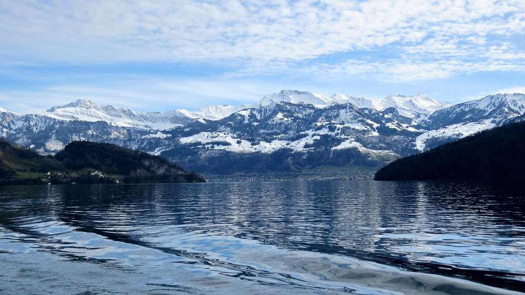 Озеро Люцерн в Швейцарии онлайн-пазл