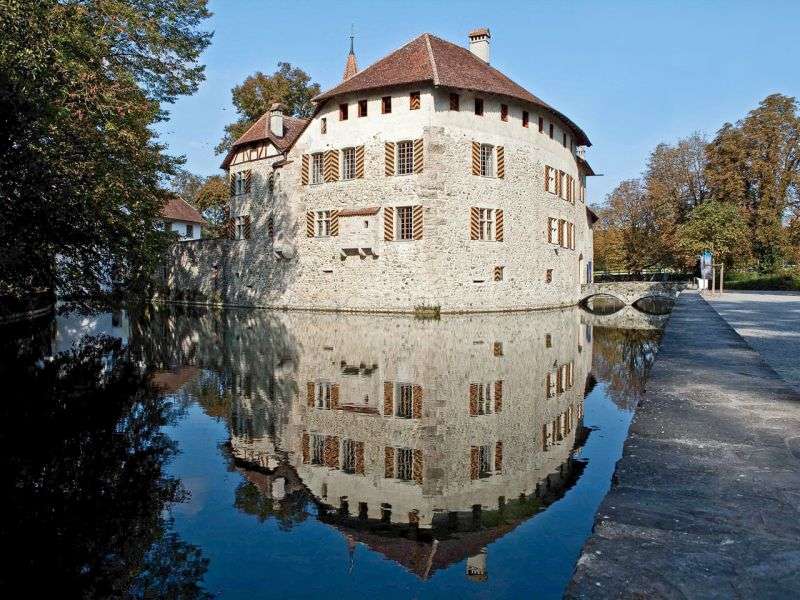 Замъкът Hallwyl в Швейцария онлайн пъзел