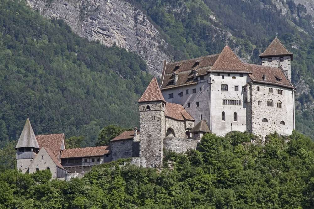 Castillo de Gutenberg Liechtenstein rompecabezas en línea