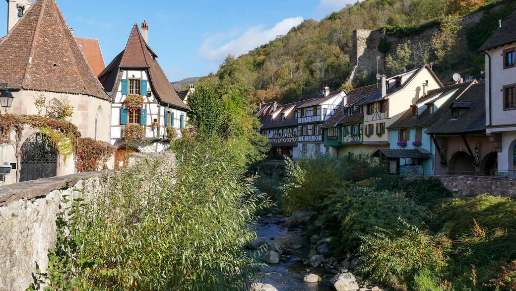 Vinařská vesnice Kaysersberg v Alsasku online puzzle