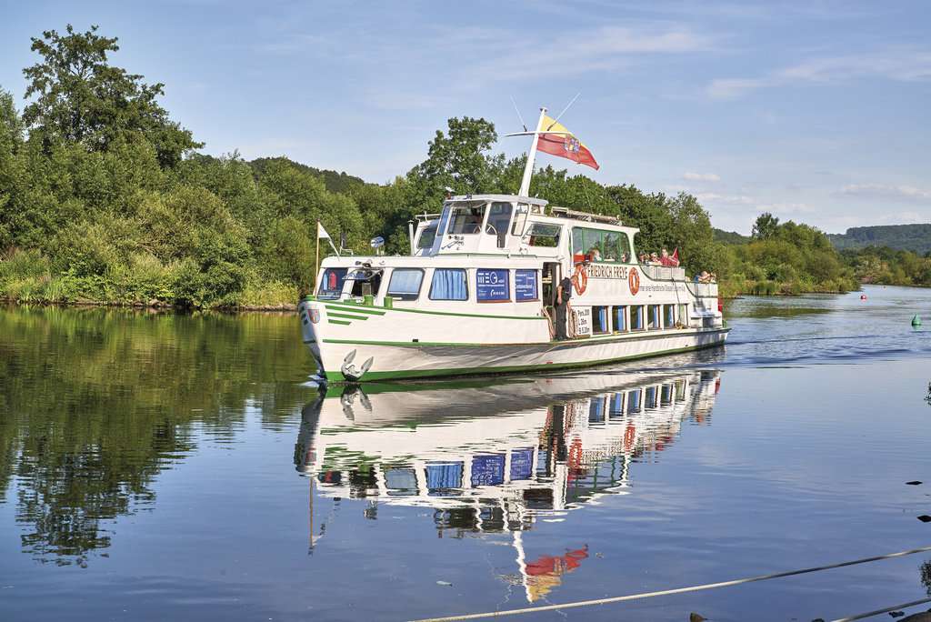 Bílá flotila na řece Ruhr online puzzle