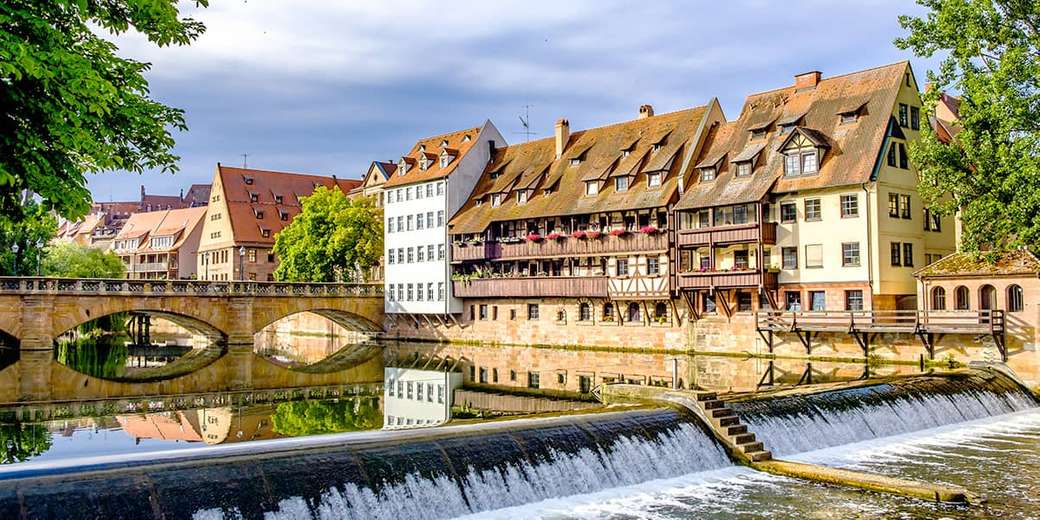 Pont de Nuremberg et maisons pittoresques puzzle en ligne