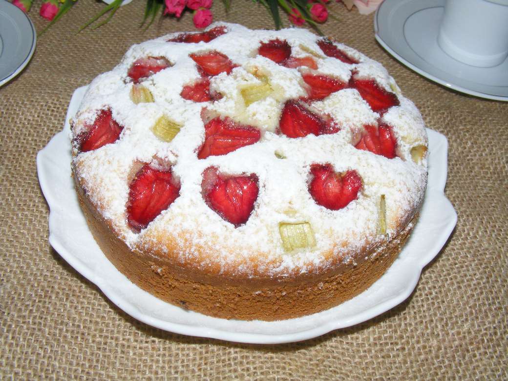 ZOETE CAKE MET AARDBEIEN legpuzzel online