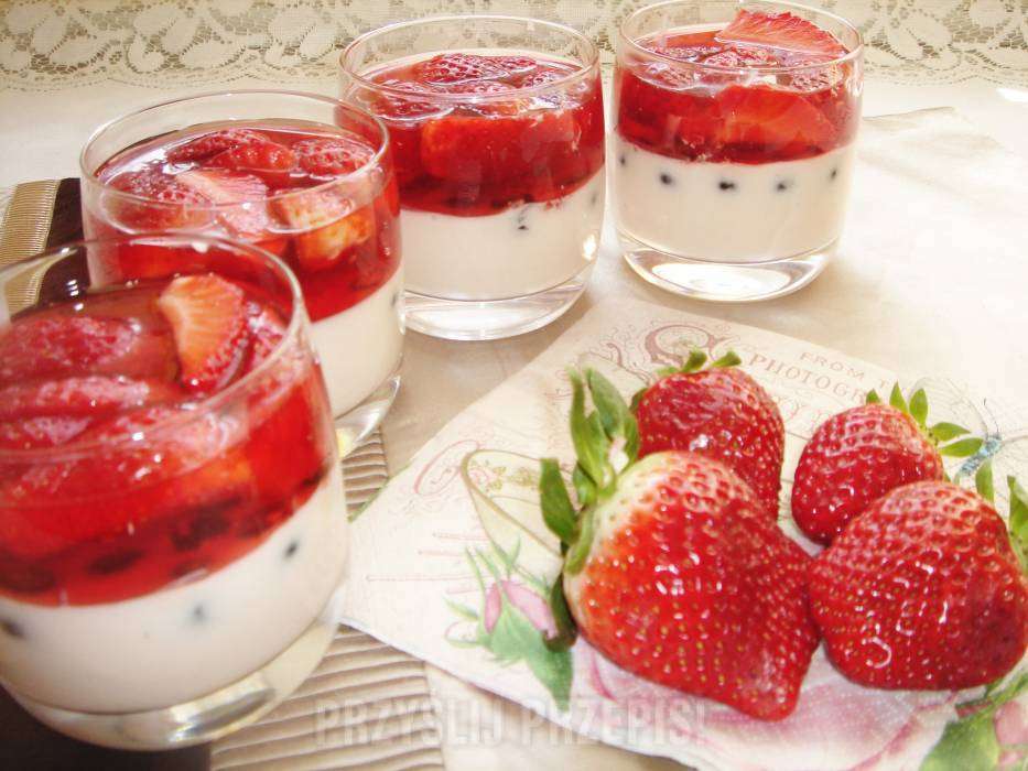 Dessert aux fraises puzzle en ligne