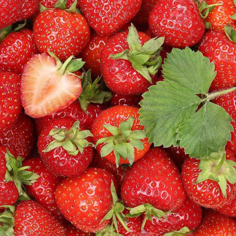 sladké jahody skládačky online