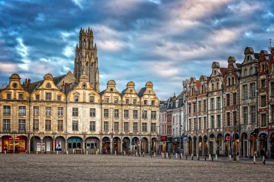 Arras i norra Frankrike Pussel online