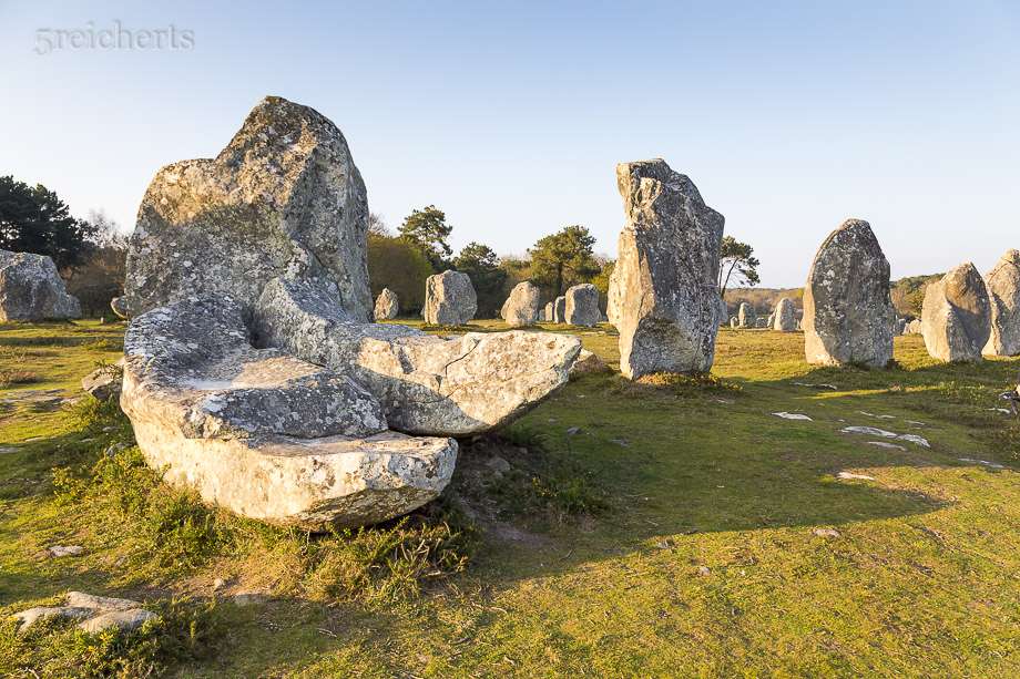 Carnac Bretagne ősi kő kultúrája kirakós online