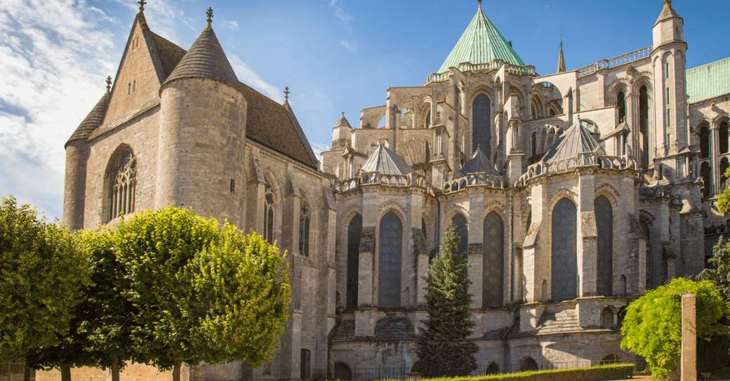 Katedrála v Chartres ve Francii skládačky online